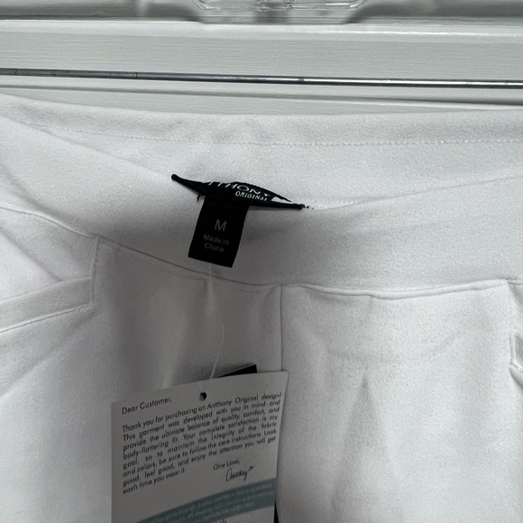 Antthony Boss Lady Bermuda Short - Picture 4 of 4